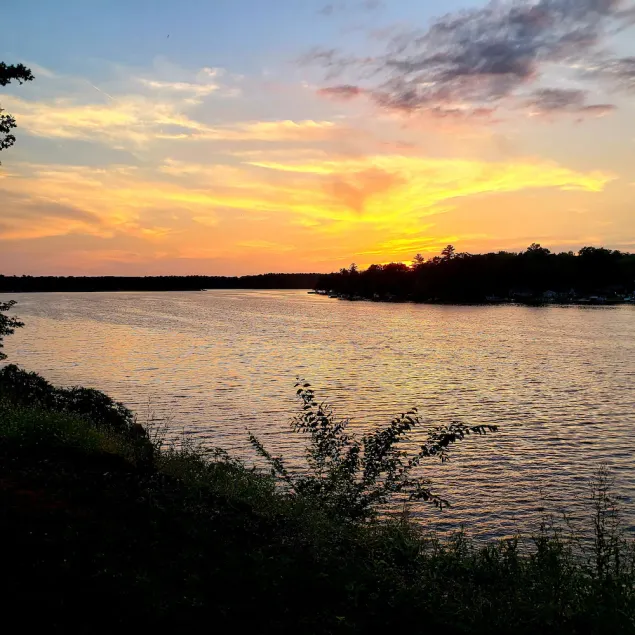 Charming completely updated cottage with water views of Croton Pond. - Image 1