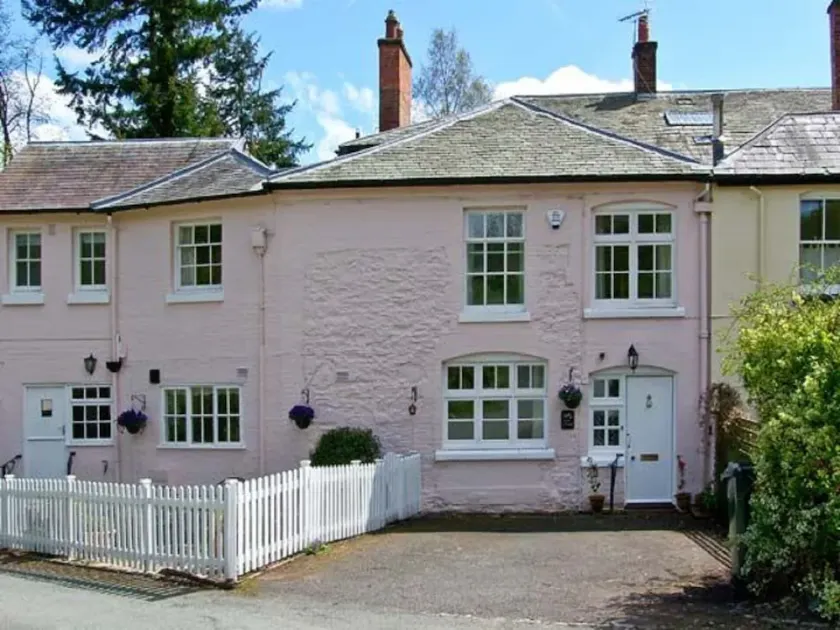 East Cottage, CHURCH STRETTON - Image 1