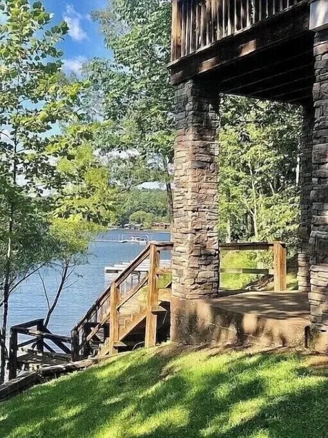 Waterfront house, Minutes to Auburn, Boat slip. - Image 1