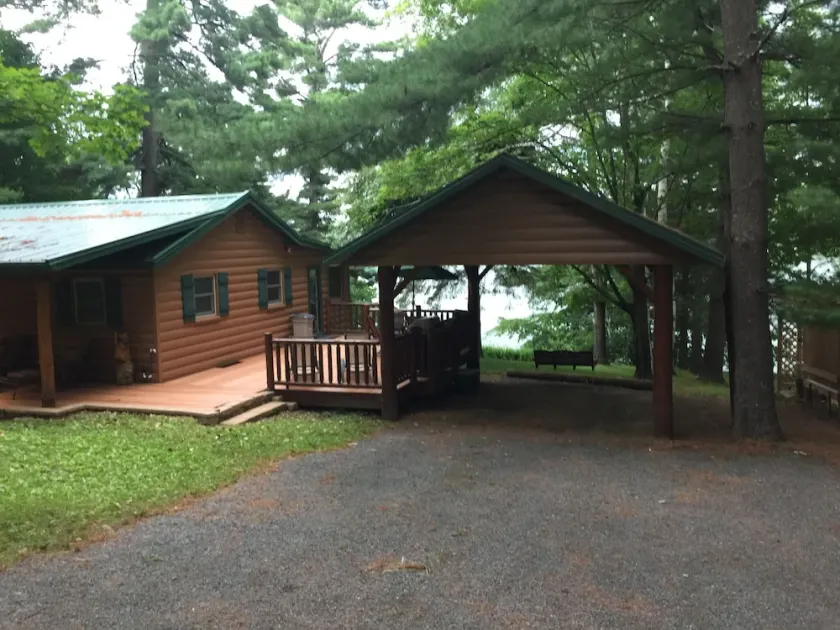 Get away from it all and relax on the lake! - Image 1