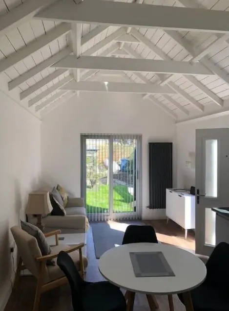 Unique one bed contemporary bungalow town centre - Image 1