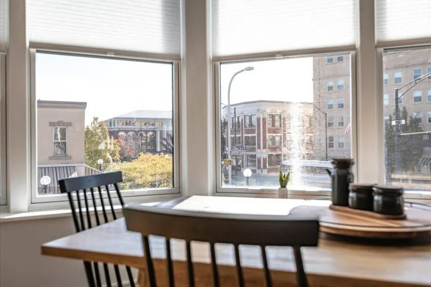 Beautiful corner view loft in downtown Champaign. - Image 1