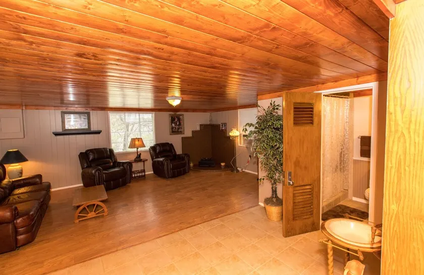 WAE Fritid Inc. Cabin # 3 Honeymoon Cabin - Image 1