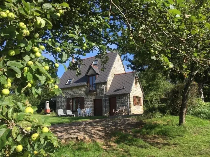 The Gingerbread House Cottage - Image 1