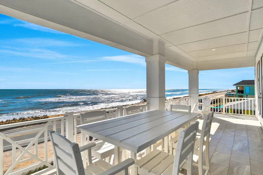 Brand new oceanfront home with private hot tub,outdoor shower and grill - Image 1