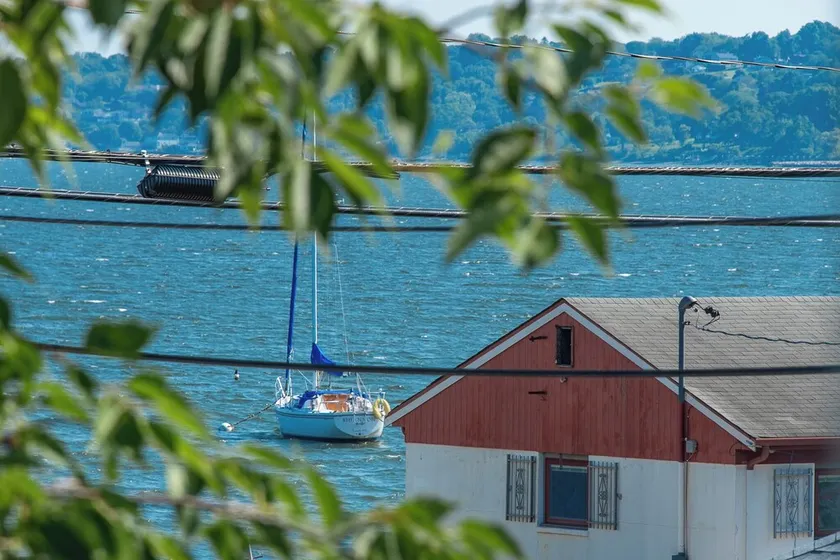 Water Views from nearly Every Room! 3BR 3BA Luxury in Portsmouth RI - Image 1