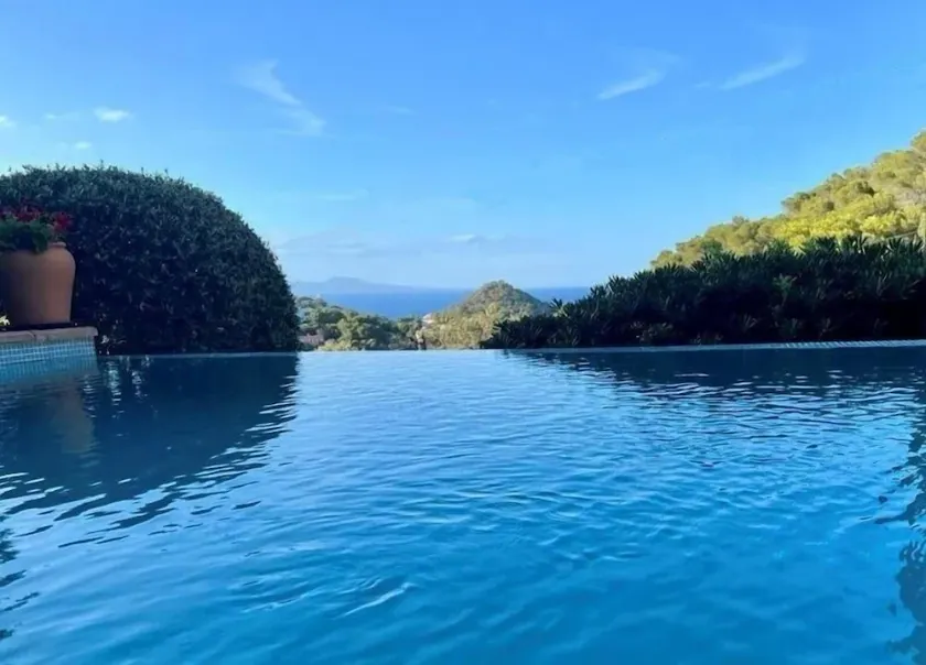 Family home with cottage, superb sea view, private pool, Sa Tuna - Image 1
