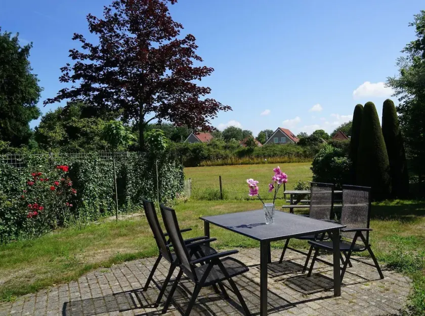 A holiday home where everyone will immediately feel at home. The homely appearance is a mix of modern design and coziness. The house is located in the front section of the popular North Sea Park, but due to its unique location, it offers a lot of pea - Image 1