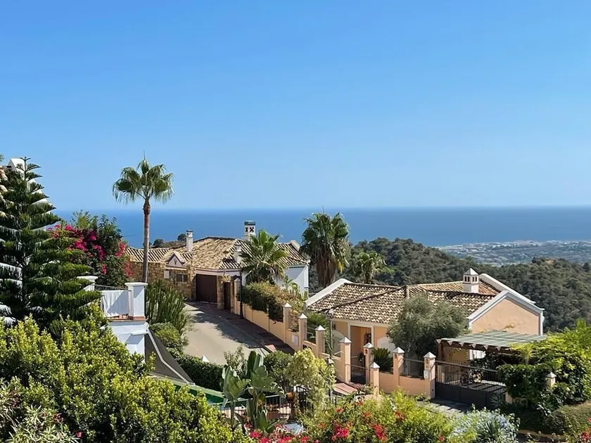 Villa Olga MARBELLA- GOLDEN MILE -Breathtaking SEA VIEW- PRIVATE POOL - Image 1