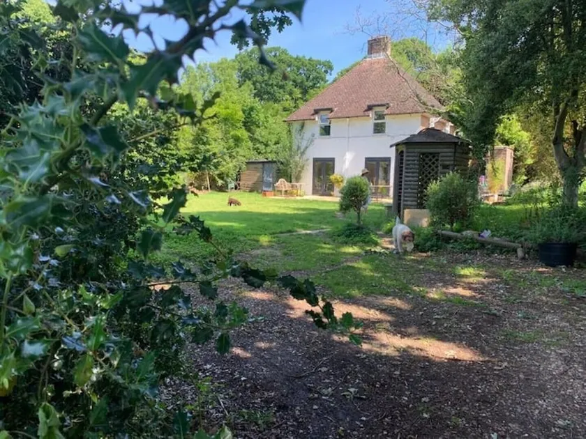 Tennis Court Cottage Sussex Village South Downs - Image 1