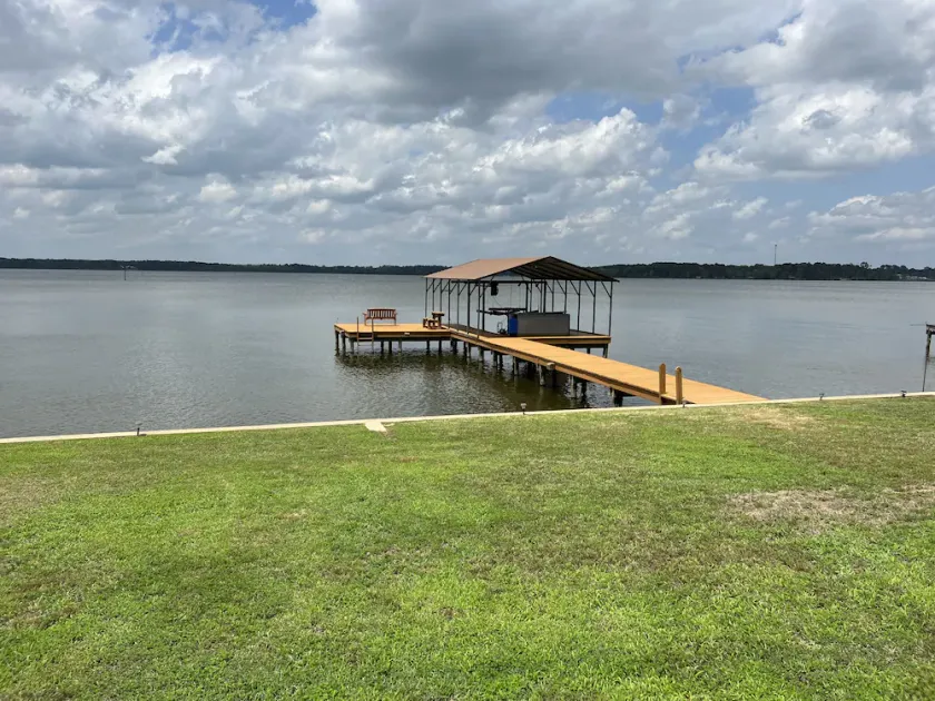 Lakefront Oasis with Private Boat Dock on Lake Palestine - Image 1