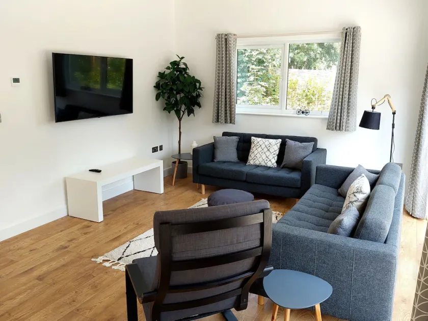 Apple Lodge - Image 1
