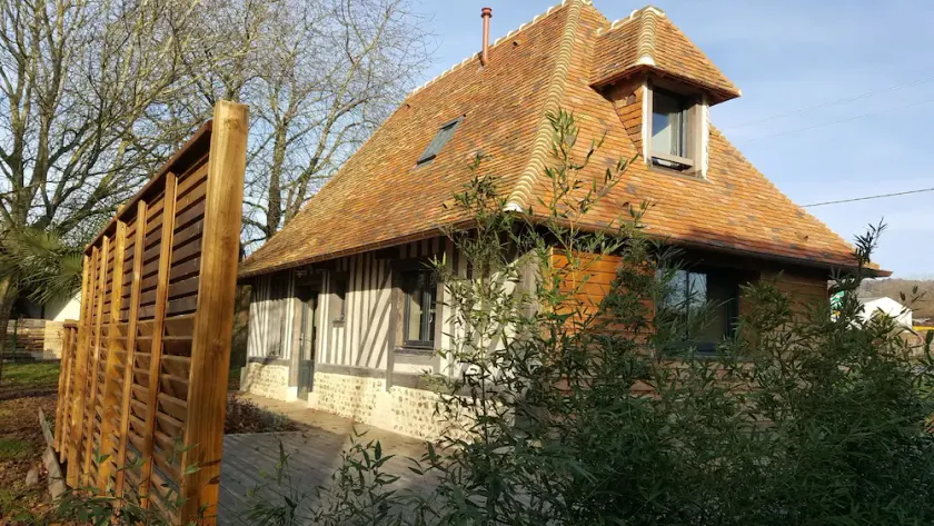 UNA CASA INDEPENDIENTE PARA 4 PERSONAS EN PONT L'EVEQUE, ENTRE HONFLEUR Y DEAUVILLE - Image 1