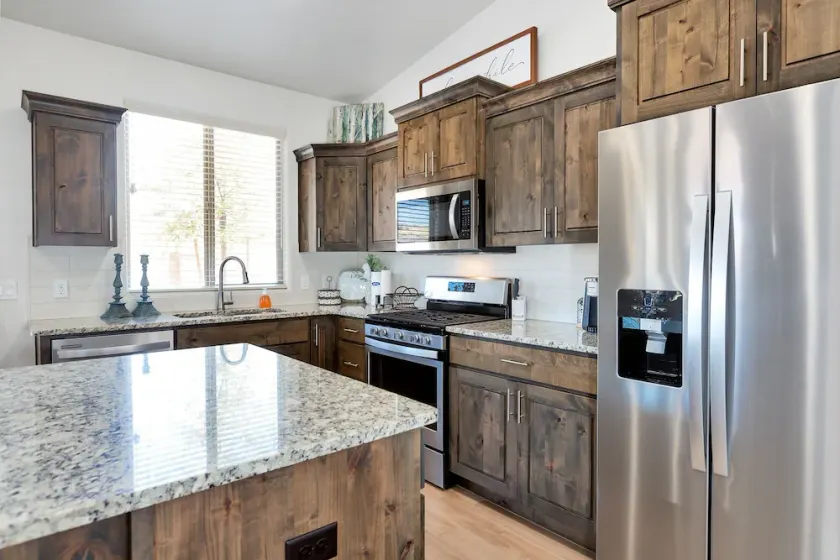 Rock Canyon Oasis 4 Bedroom Home by RedAwning - Image 1