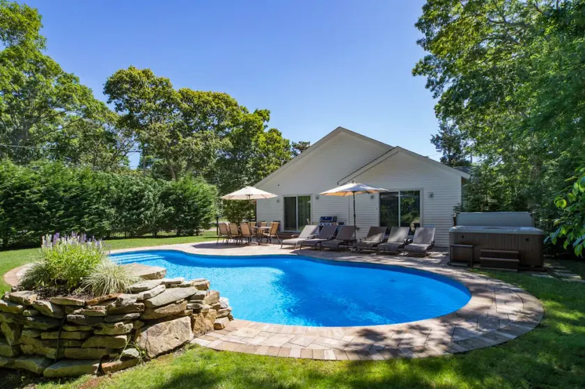 Hampton’s Haven: Heated Pool, Hot Tub & Gameroom! 2 miles to Rogers Beach - Image 1