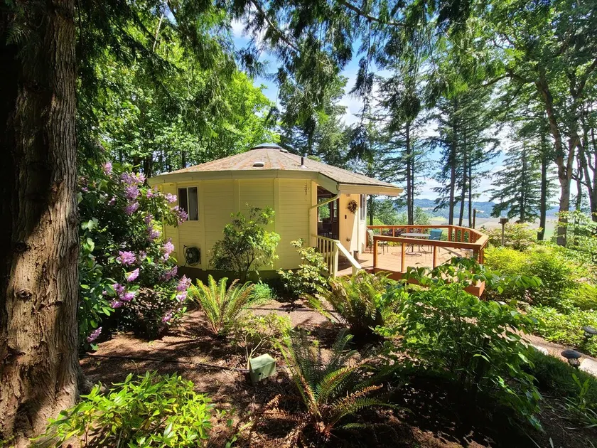 Wine Country Retreat - Image 1