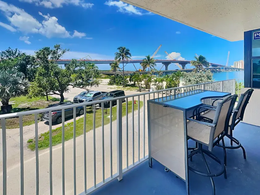 Beachfront Lovers Key - Image 1