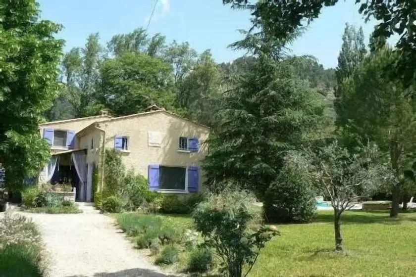 Haus mit großem Garten, Pool und überdachter Terrasse - Blick auf die Berge - Image 1