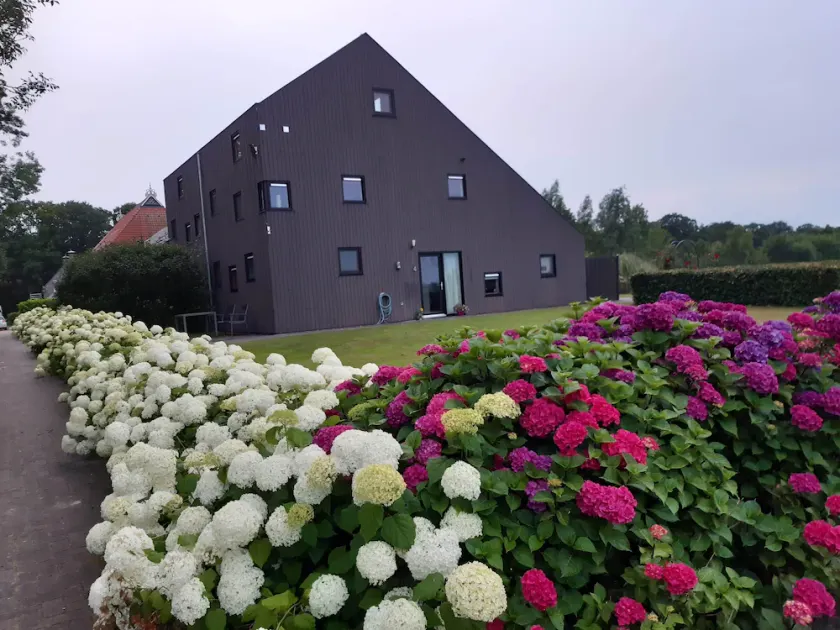 holiday home with private terrace - Image 1