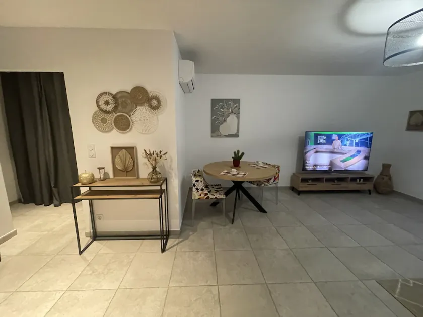 Spacious apartment a stone's throw from the beach and center of Calvi - Image 1