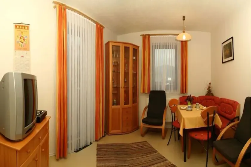 Ruhig Gelegene Fewo 07 - Rustikal und Modern Eingerichtet in Waldnähe - Image 1