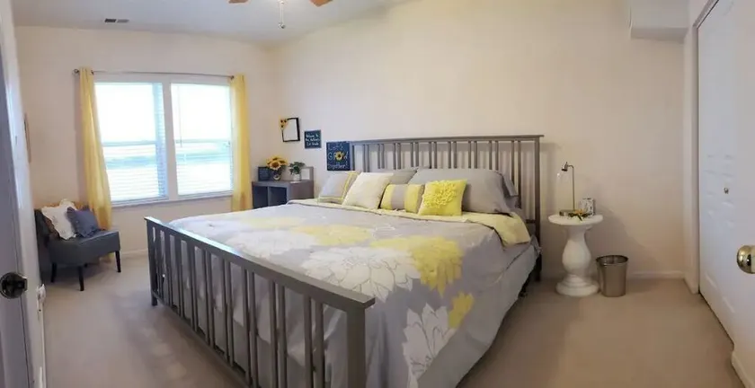 Relaxing 2 Bdrm Guest Suite w/ Kit. & Pvt. Entry - Image 1