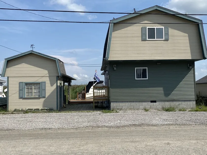 Water Front Vacation Home - Image 1
