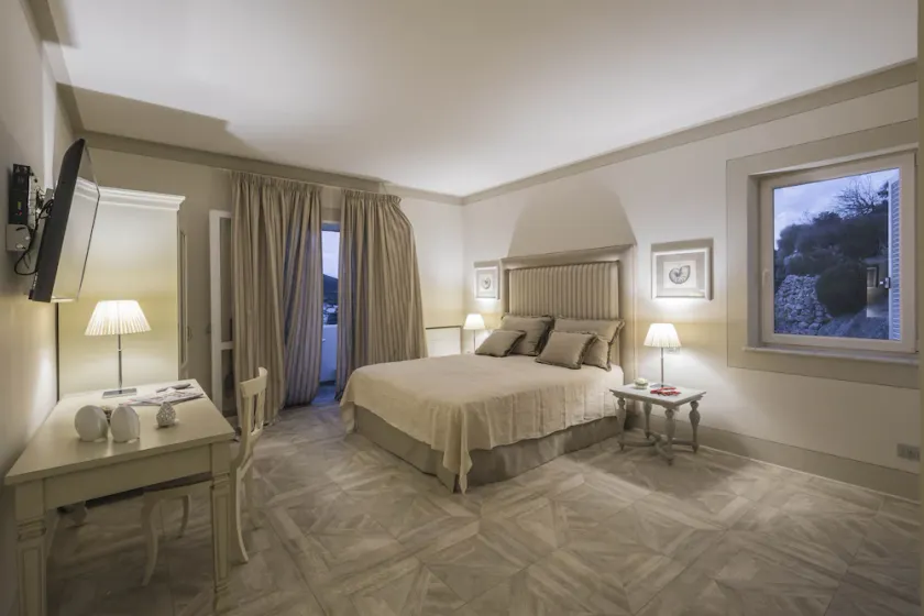 Maridea Ponza – Le Alcove sul mare Deluxe Suiten mit atemberaubender Aussicht - Image 1