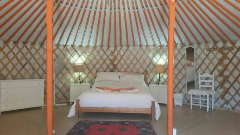 Unik mongolisk jurt, romantisk, avskilt med privat pool, 5 sovplatser, wifi, - Image 1