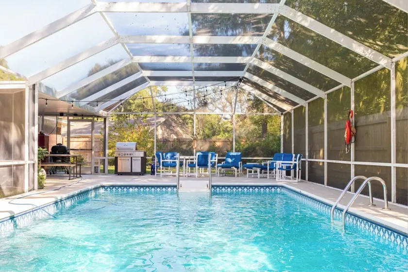 \"Juniper Junction\" - Covered Pool / Entertainer’s Dream / 10 Minutes from Beach - Image 1