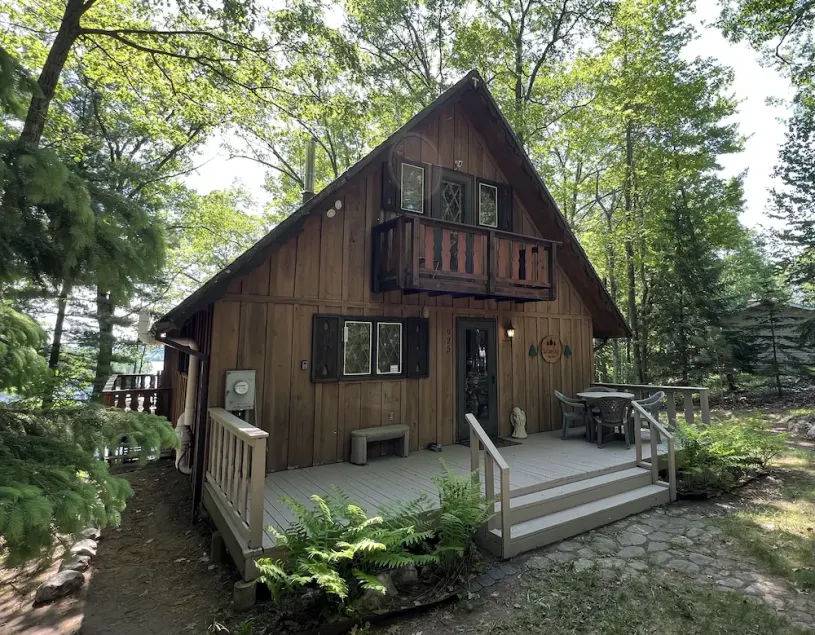 Lakefront Chalet - Badwater Lodge - Gorgeous Lake Views - Image 1