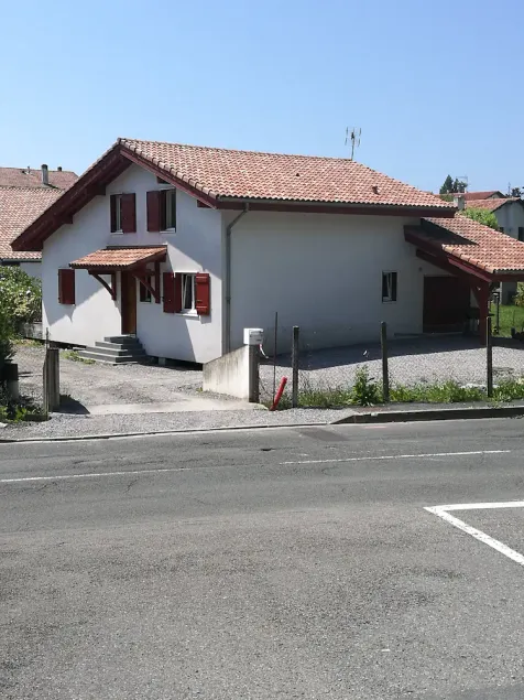 COMFORTABLE FAMILY HOME - Image 1