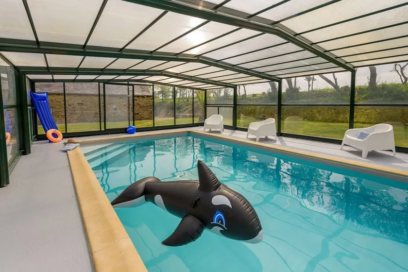 Holiday home with private pool - Image 1