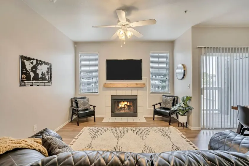 Comfortable 2BR Apt with Pool, Hot Tub, and Fitness Center, Close to Hill AFB - Image 1