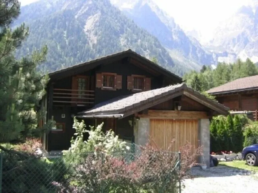 Comfortable chalet in an idyllic area. Fenced garden. Dogs accepted. - Image 1