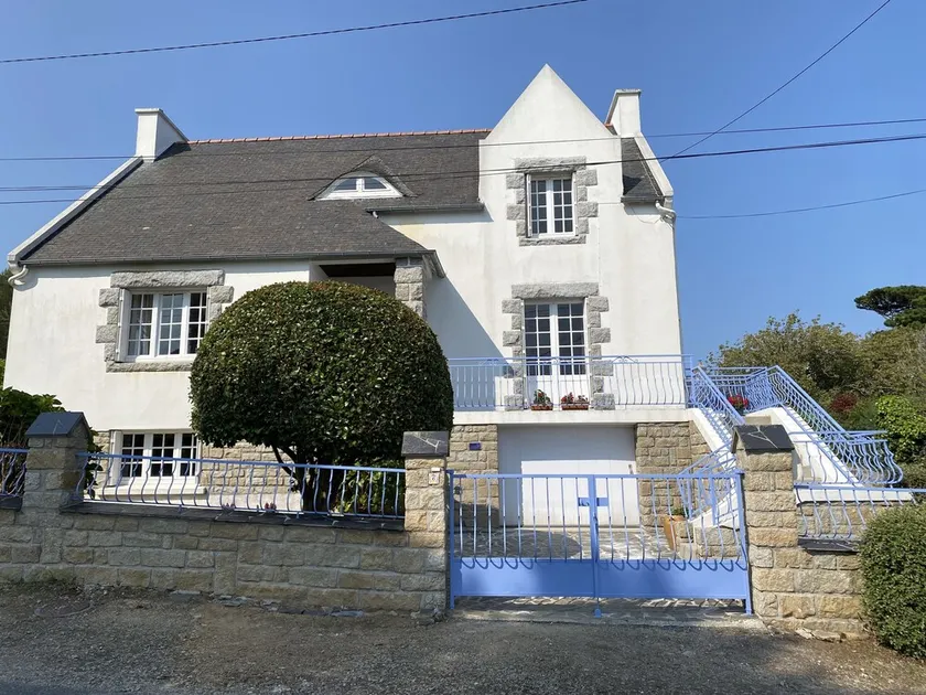 Spacious Breton-style villa with sea view (5mn) in the Armorique nature park - Image 1