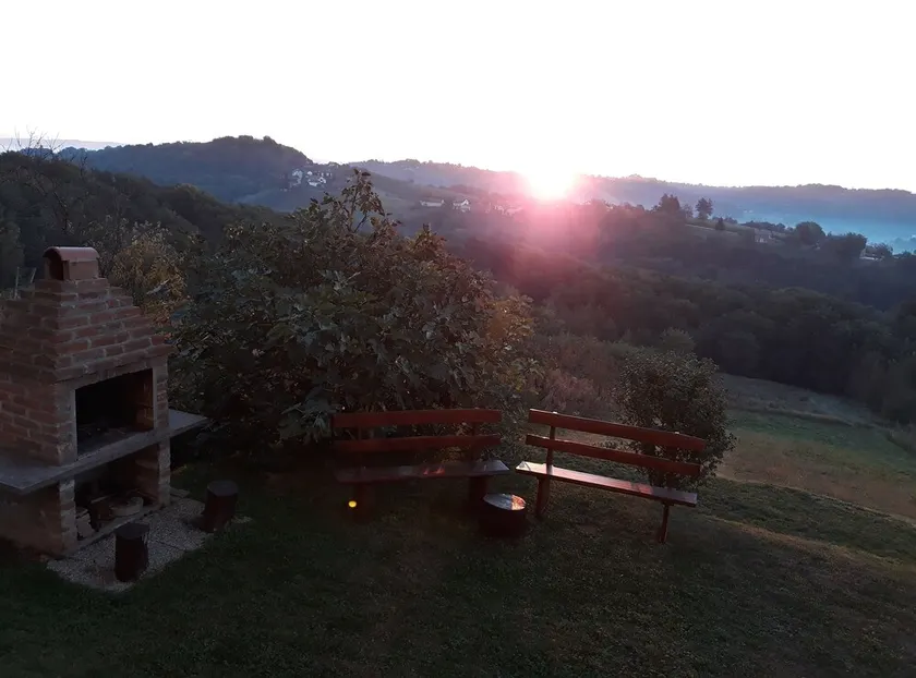 The house with 3 bedrooms and a large terrace with a view of the wine hills - Image 1