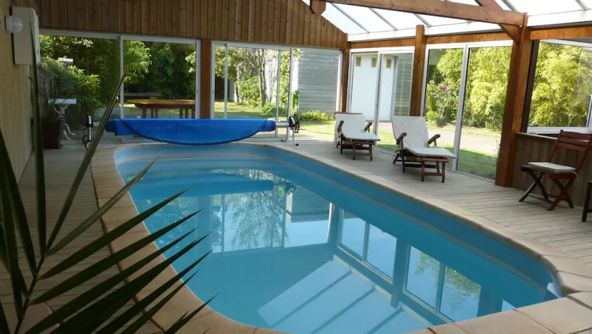 Hus med indendørs pool og sauna, i Bretagne, 10 personer - Image 1