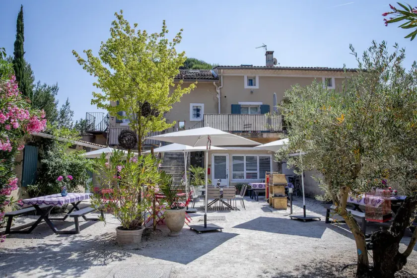 Charming cottages, 10 bedrooms, 25 beds, swimming pools, and numerous amenities - Image 1