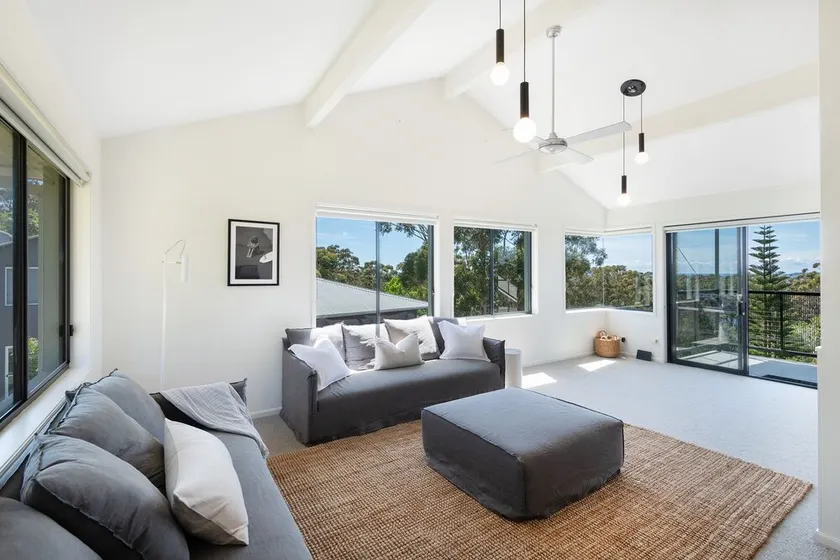 Lorikeet: Blenheim beach house: Coastal oasis - Image 1