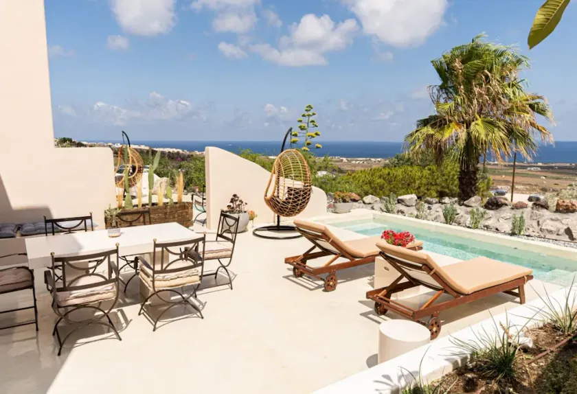 Luxury Villa 3 Bedrooms with Outdoor Jetted Pool and Sea & Sunset View - Image 1