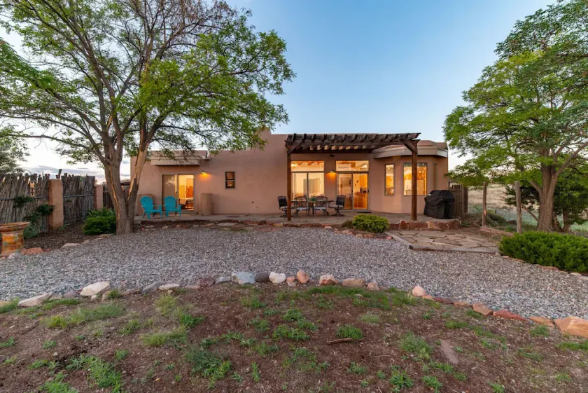 NEU! Luxusurlaub in Santa Fe: In der Nähe von Skifahren, Restaurants, Kunst und Meow Wolf - Image 1