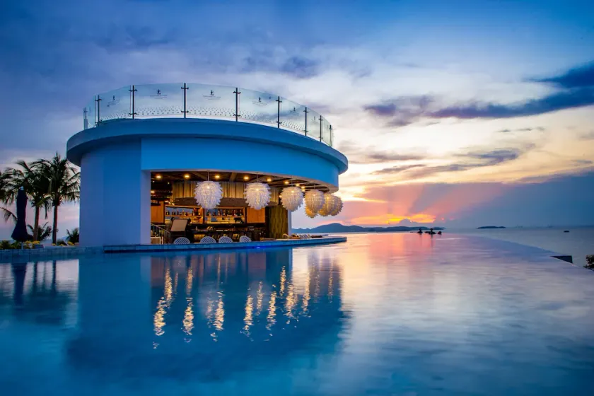 Royal Cliff Beach Terrace Pattaya - Image 1