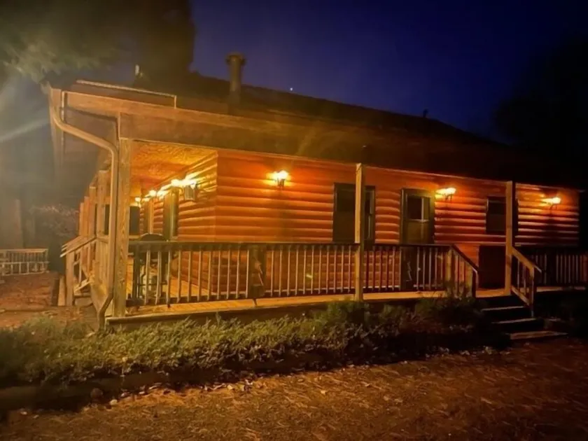 Northwoods Cabin on Cisco Chain of Lakes - Image 1