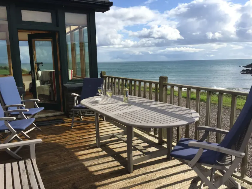 Luxury Holiday Cottage by a secluded beach near Ballycotton - Image 1