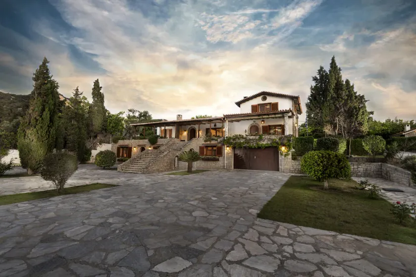 Stunning 3 stories Villa & Bungalow by the sea! - Image 1