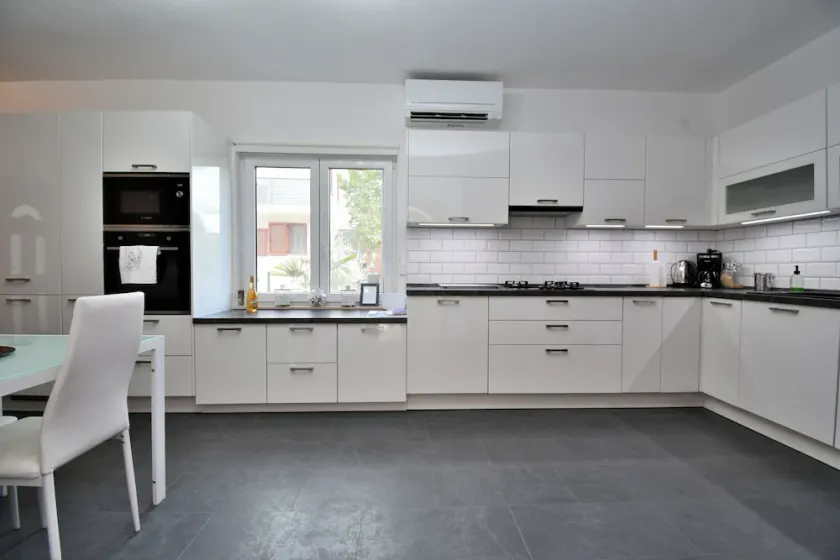 House Villa Lili - Image 1
