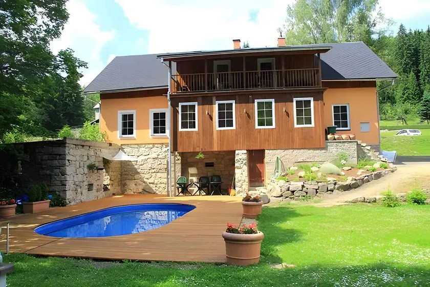 Casa vacanze con piscina esterna nel bosco - Image 1
