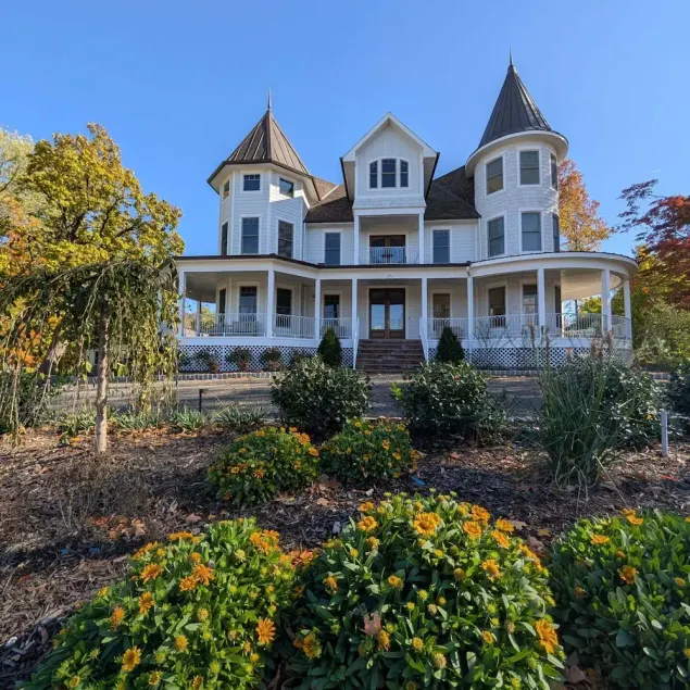 Parkway House Goshen Bed And Breakfast Suite 4 - Image 1