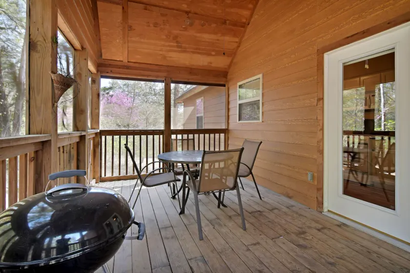 Dog-Friendly Cabin Near Silver Dollar City, Onsite Golf Course & Free Tickets - Image 1